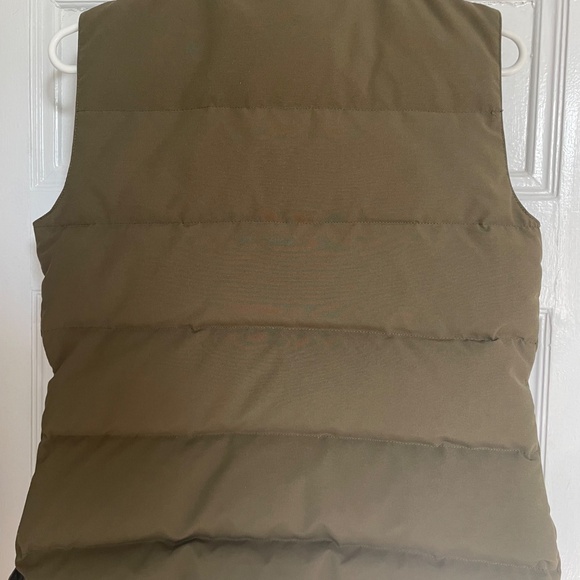 Canada Goose Freestyle Vest Size XS Military Green - Picture 2 of 5